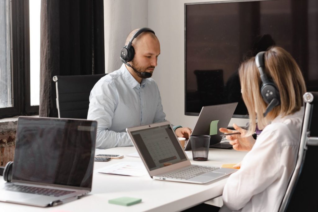 Foto Menschen Call Center